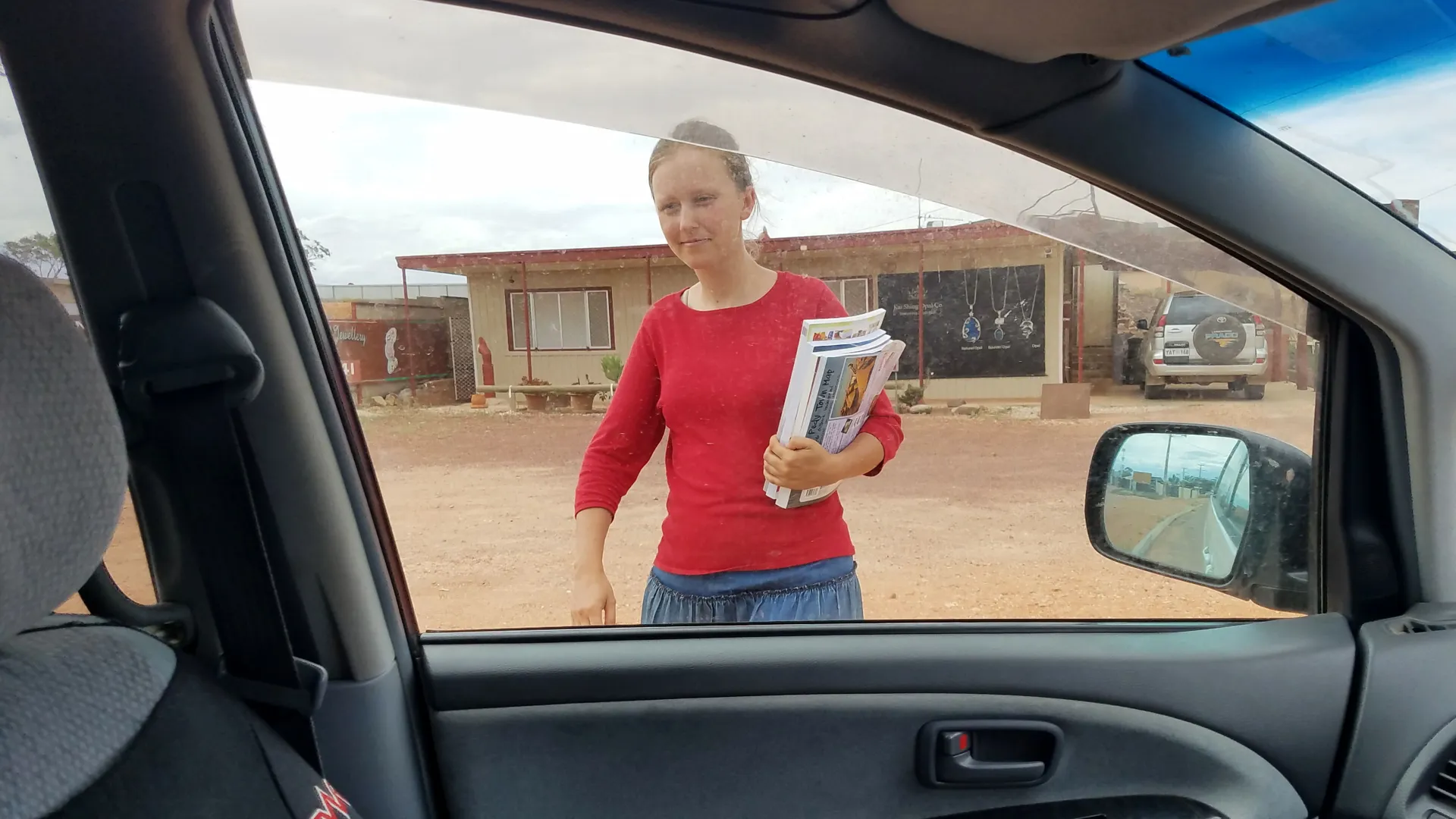 liesl-canvassing-coober-pedy-hero.jpg